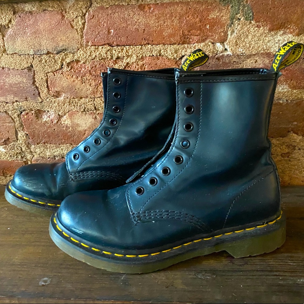 Dr. Martin’s - Navy Blue Size 7